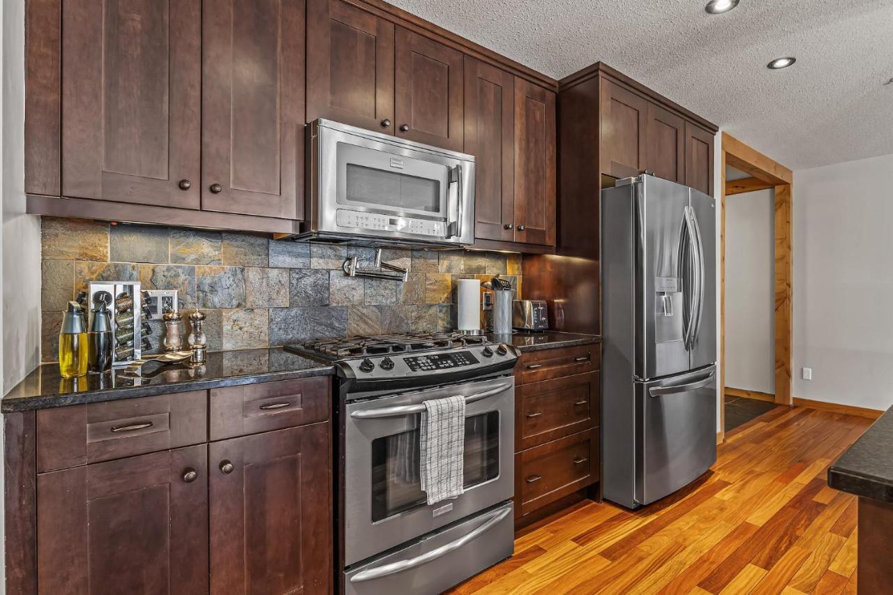 3 Bedroom Condo By Canadian Rockies Vacation Rentals Canmore Exterior foto